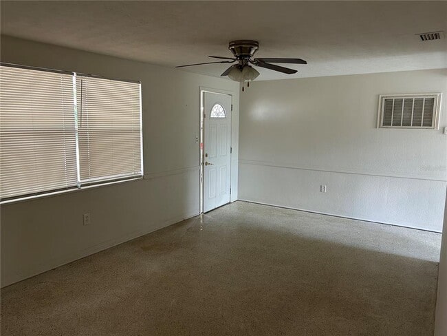 Building Photo - 2030 Hess Dr