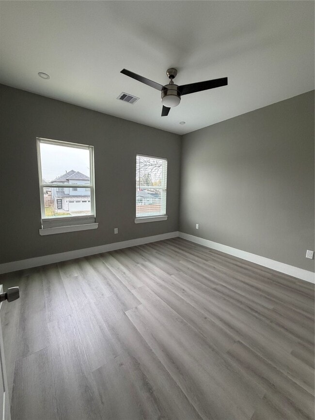 Building Photo - 10103 Grover Ln