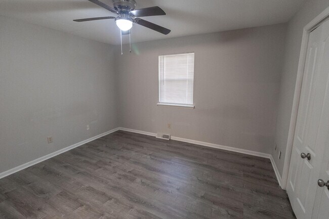 Building Photo - 3705 Hermitage Rd