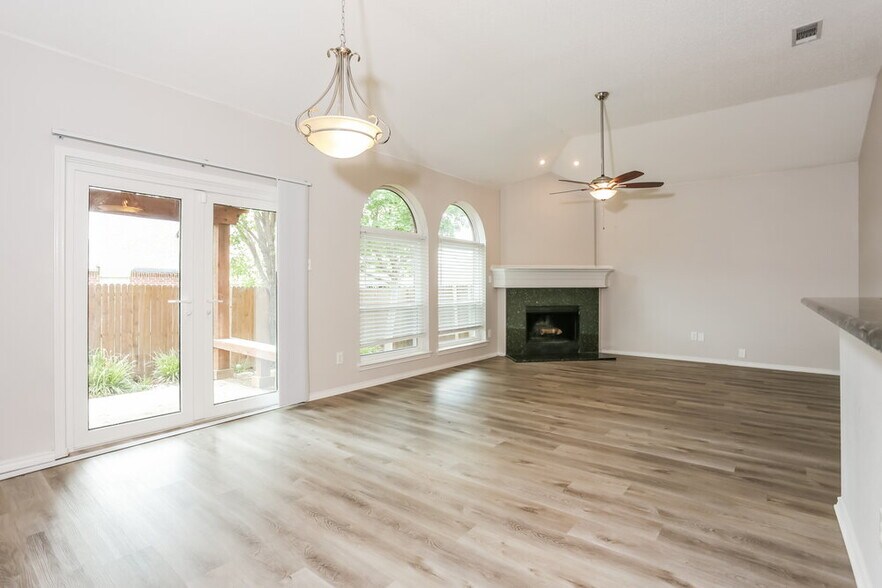 Building Photo - 508 Blueberry Hill Ln