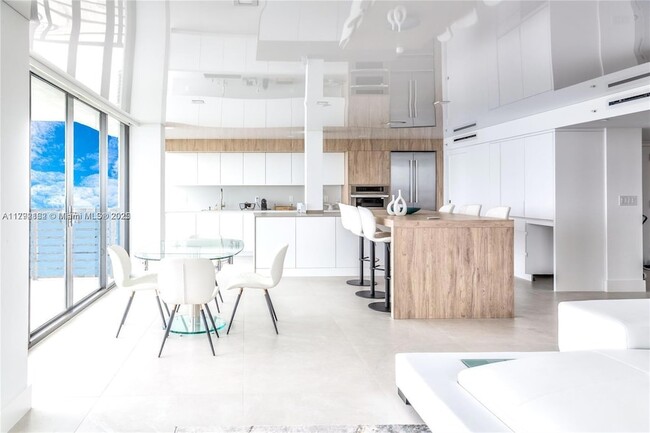 Building Photo - 250 S Ocean Blvd