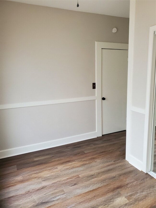 Building Photo - 1205 2nd St