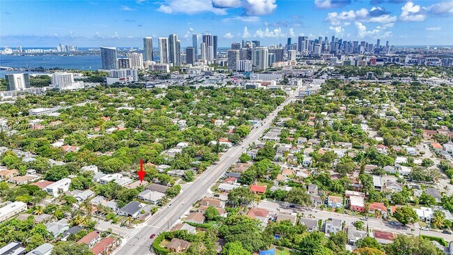 Building Photo - 21 NE 48th St