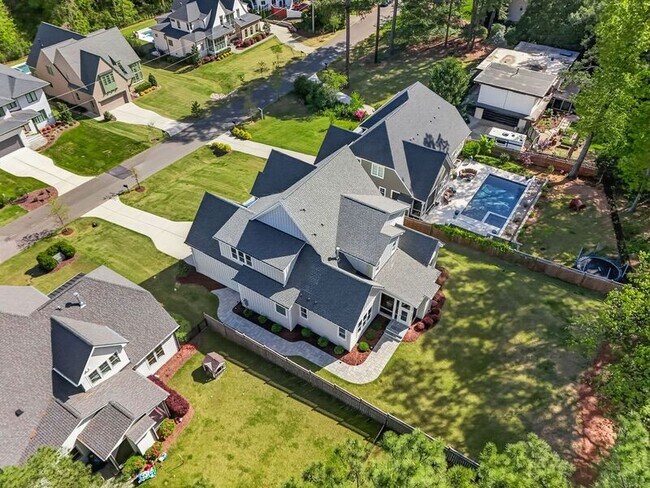 Building Photo - 3419 Edgemont Dr
