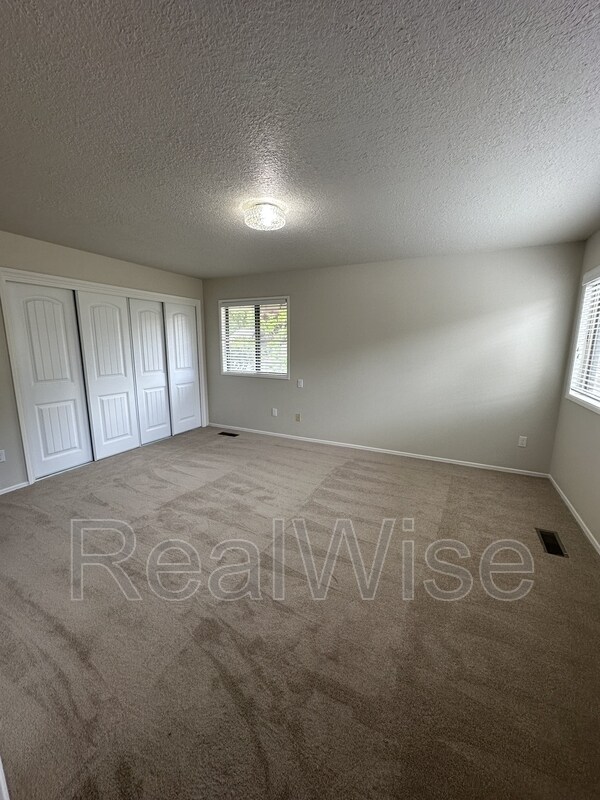 Building Photo - 7730 SW Eaker Pl