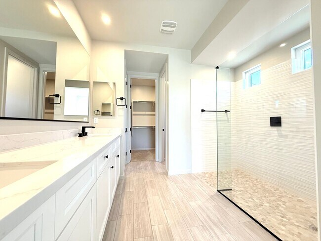 Building Photo - Brand New home in Jasper!