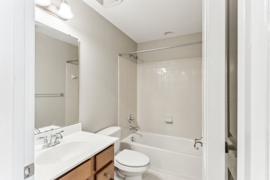 Shared Bathroom - 3107 Alliance Ct