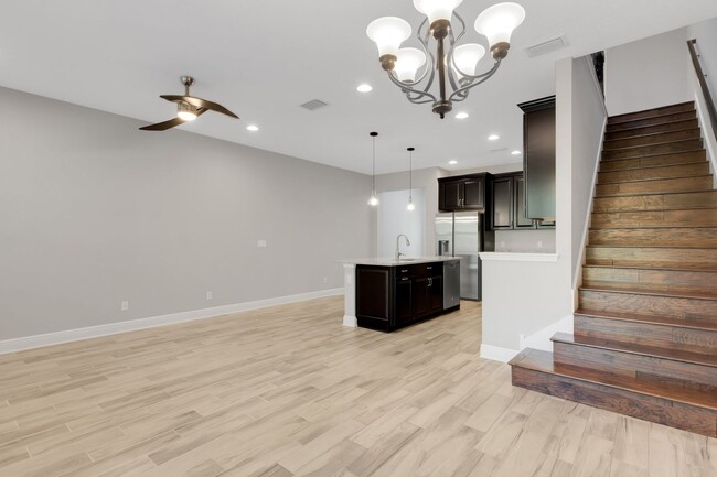 Building Photo - Beautiful Townhome for Rent