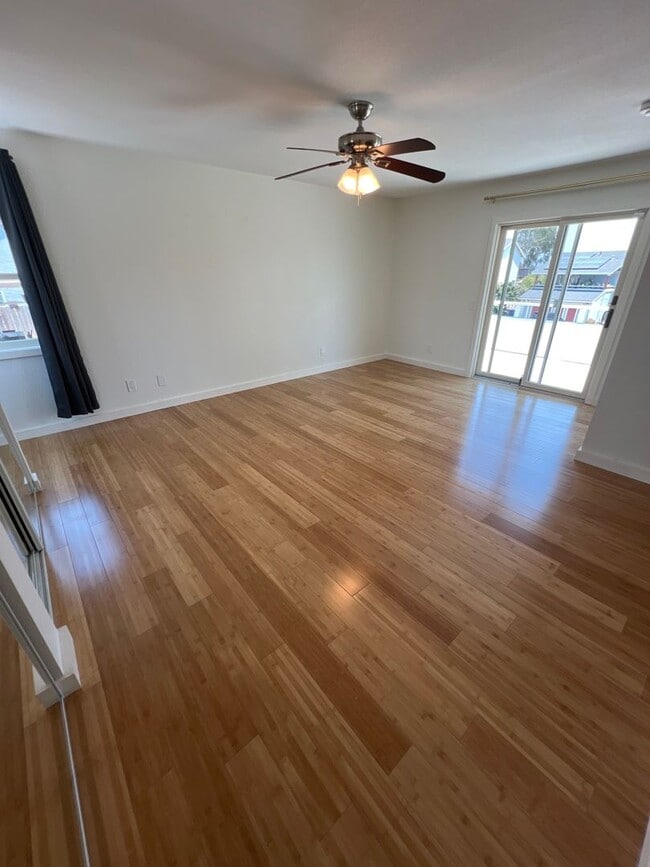 Building Photo - Stunningly Upgraded 3 Bed/2.5 Bath Home