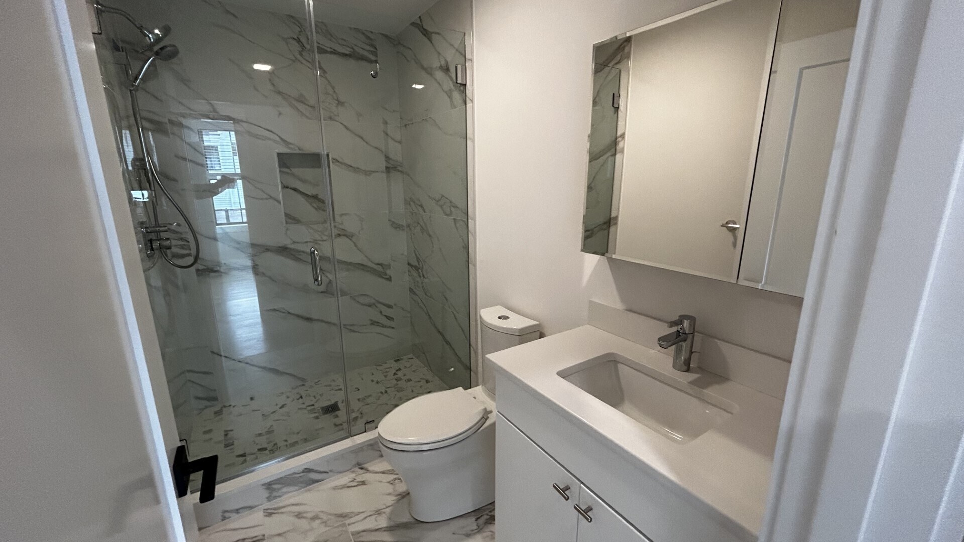 Building Photo - 281 Lamartine St