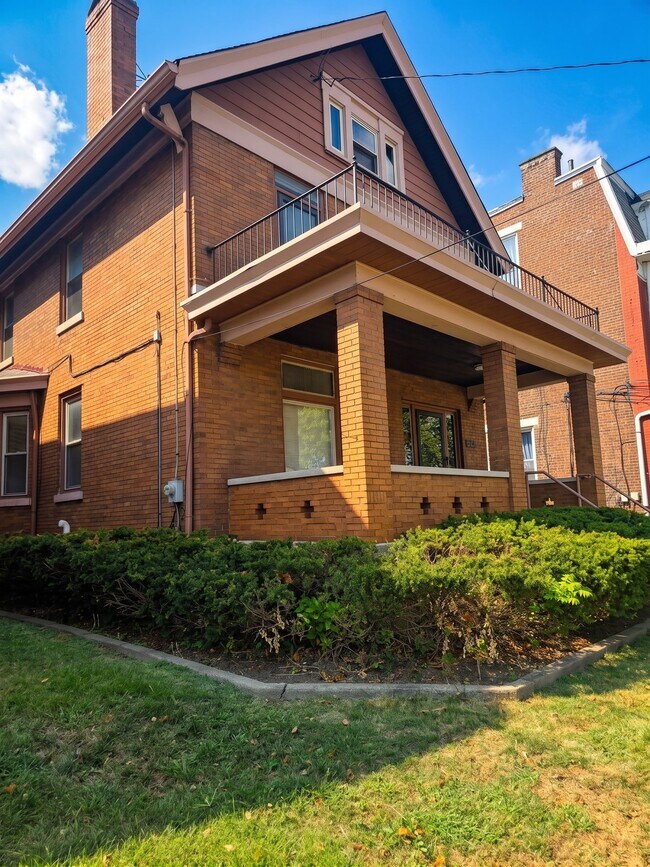 Building Photo - 2409 Fairview Ave