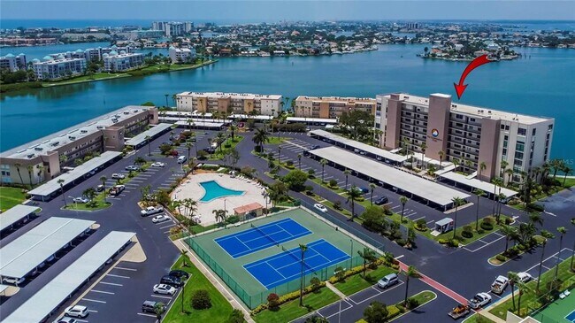 Building Photo - 7700 Sun Island Dr S