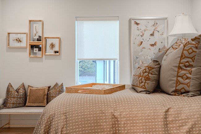 Building Photo - Open Concept custom build by Hudson Co in Highland Park!