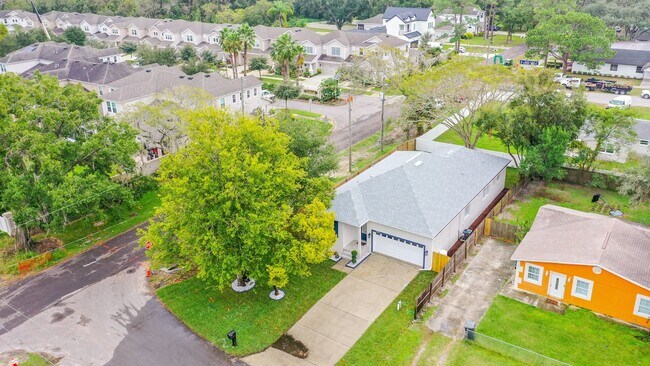 Building Photo - Beautifully Remodeled Citrus Park House