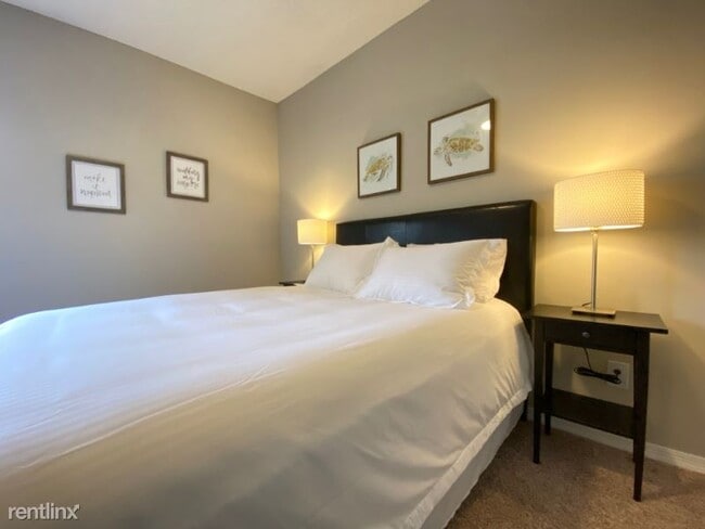 Building Photo - 2 br, 2 bath Townhome - 3401 Skysail Place