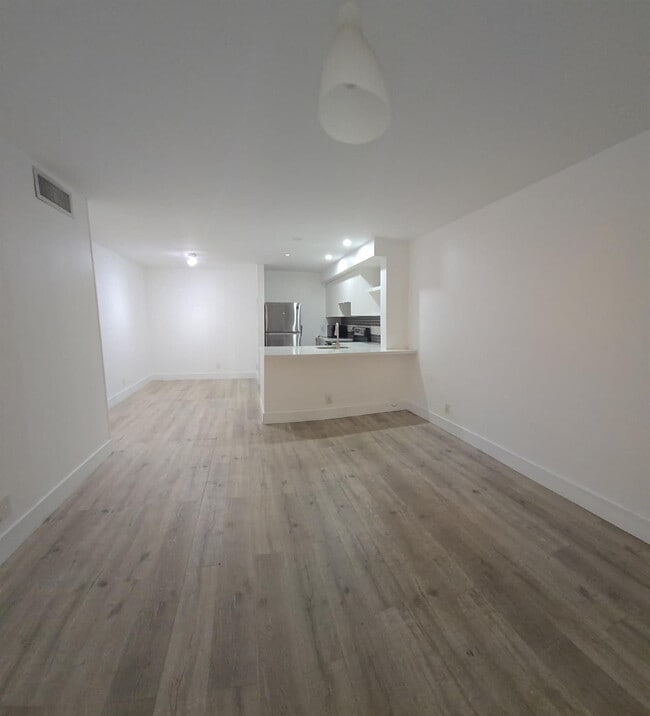 Building Photo - 10930 Royal Palm Blvd