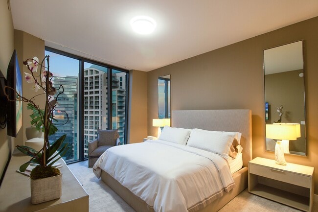 Building Photo - 2831 S Bayshore Dr