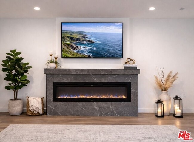 Building Photo - 4522 Mammoth Ave