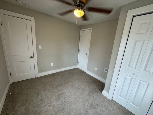 Building Photo - COMING SOON! Newly Renovated 3 Bed, 2 Bath...