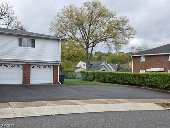 Building Photo - 144 Raphael Rd