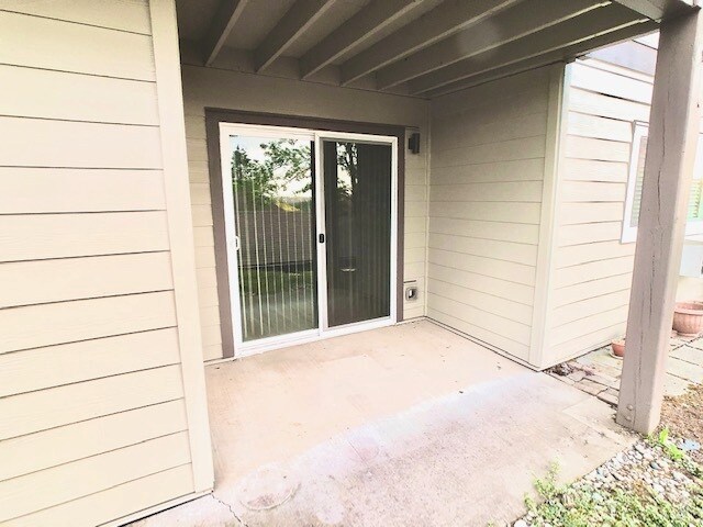 Deck - 20905 Fawn Ct
