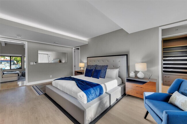 Building Photo - 616 Riviera Isle Dr