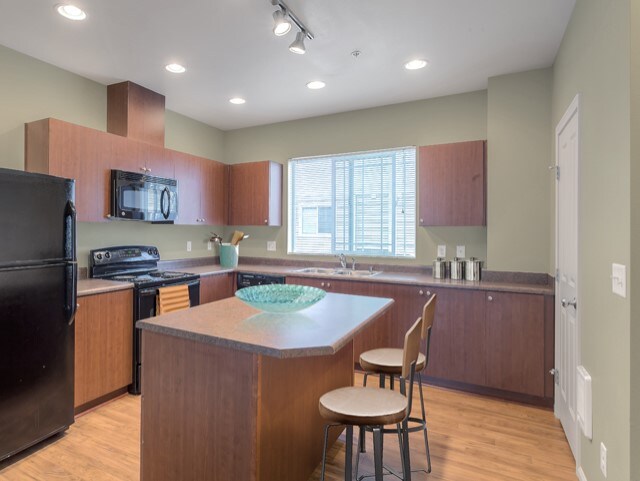 Building Photo - Brookstone at Edgewater