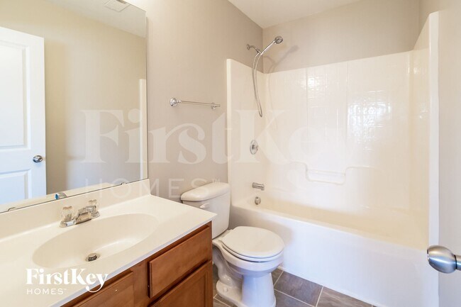 Building Photo - 137 Marinella Dr