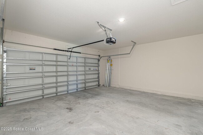 Building Photo - 1378 Casey Ave