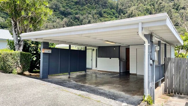 Building Photo - 159 Puiwa Rd