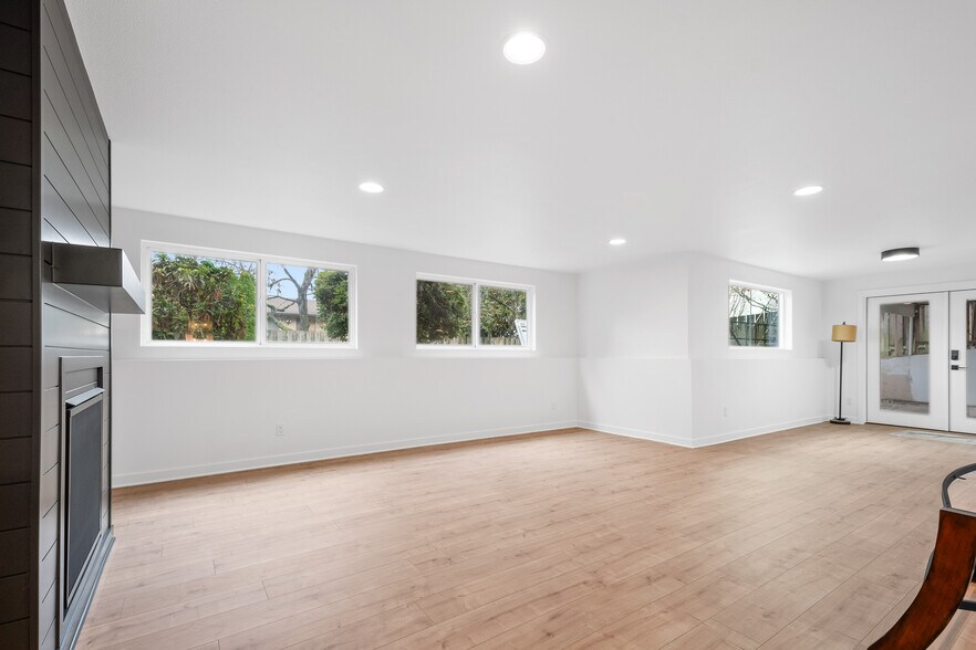 Building Photo - 14407 NE Fremont St