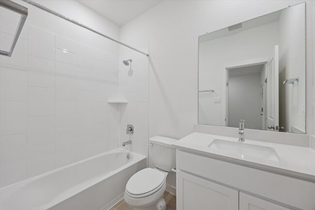 Building Photo - 4127 Camden Lakes St