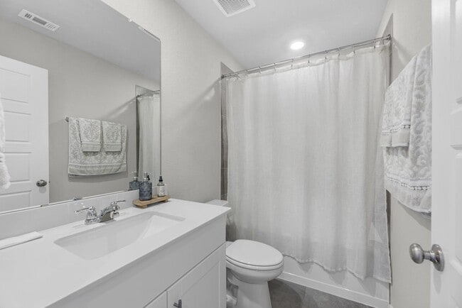 Building Photo - 18627 Etta Pnes Cir