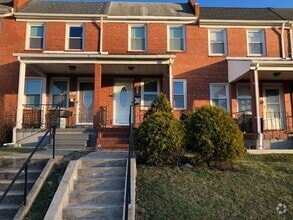 Building Photo - *COMING SOON* Beautiful, Spacious Townhome...