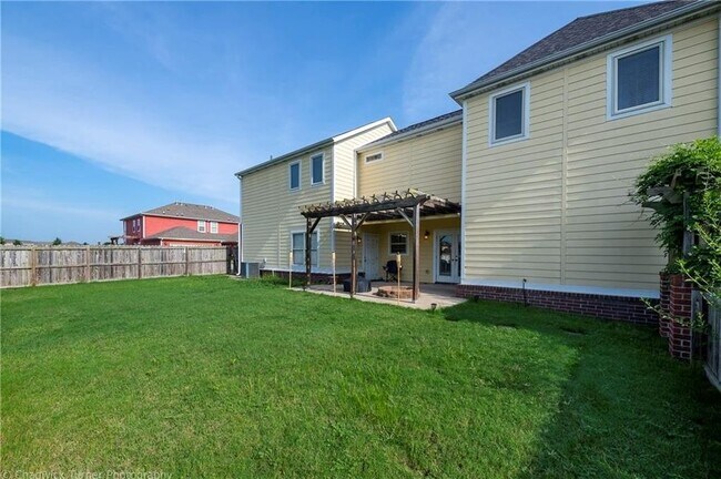 Building Photo - 671 N Rupple Rd