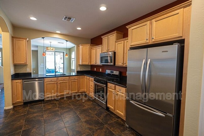 Building Photo - 6543 S San Jacinto St