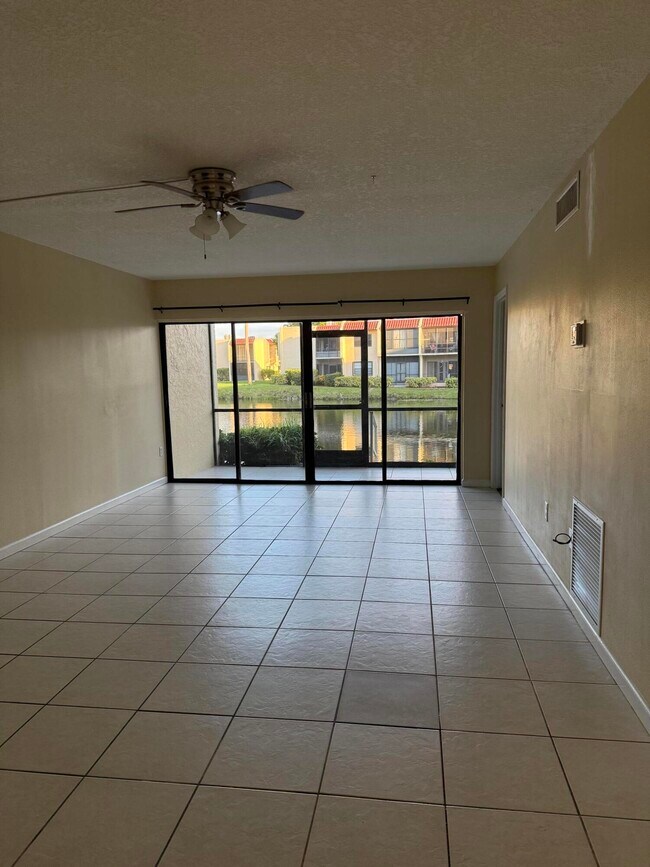 Building Photo - 2050 Oleander Blvd