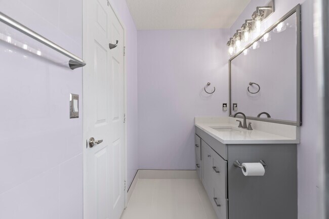 Building Photo - 2253 Balsan Way