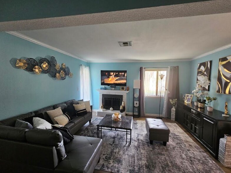 Primary Photo - 1701 E Katie Ave