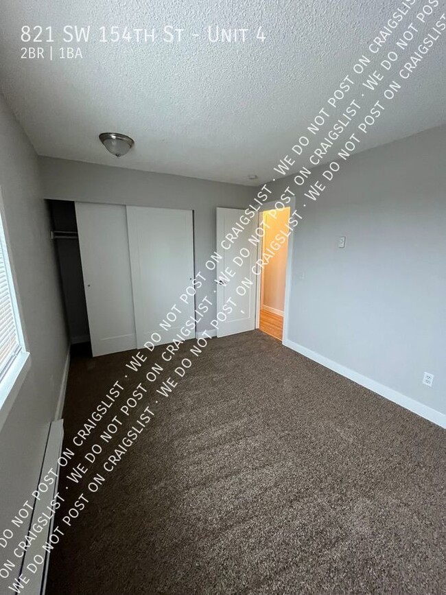 Building Photo - New Burien renovated 2 bedroom 1 bath- upp...