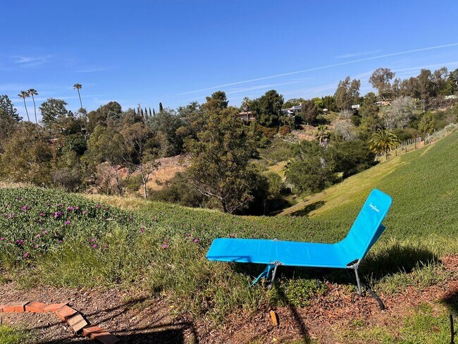 Building Photo - Shh....Clairemont's Best kept SECRET!