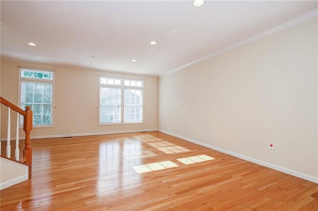 Building Photo - 612 Arbor Ct