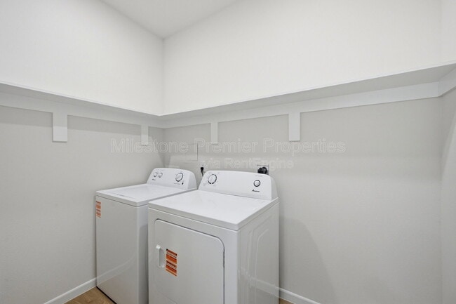 Building Photo - 1819 Boxwood Dr