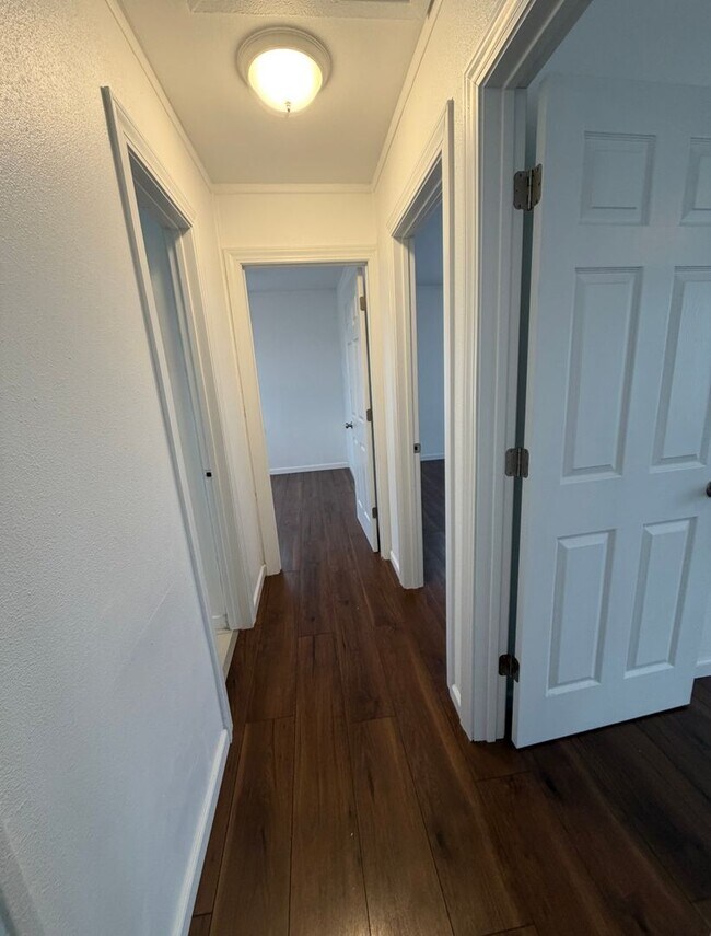 Building Photo - Completely Remodeled Three Bedroom One Bath in Richland - Move in Ready!!