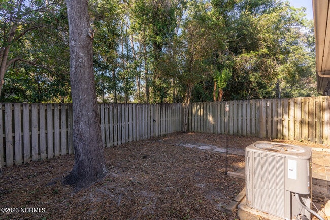 Building Photo - 5006 Carleton Dr