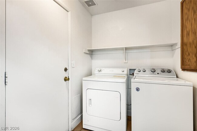 Building Photo - 5737 Grand Entries Dr