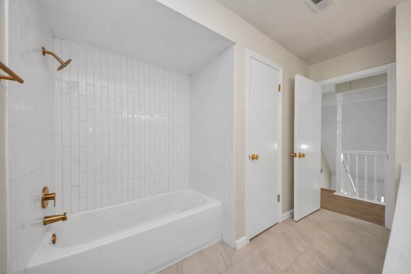 Building Photo - 11319 Chevy Chase Dr