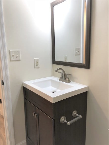 BathRoom - 5 Autumn Leaf Dr