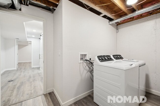 Building Photo - Charming 3BR Townhome in Centennial