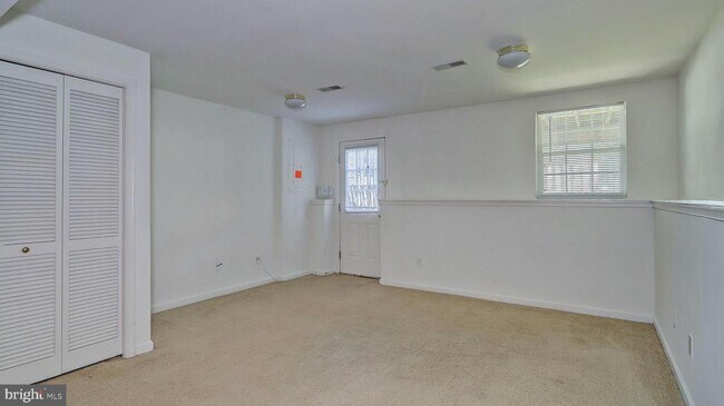 Building Photo - 6109 Jenlar Dr